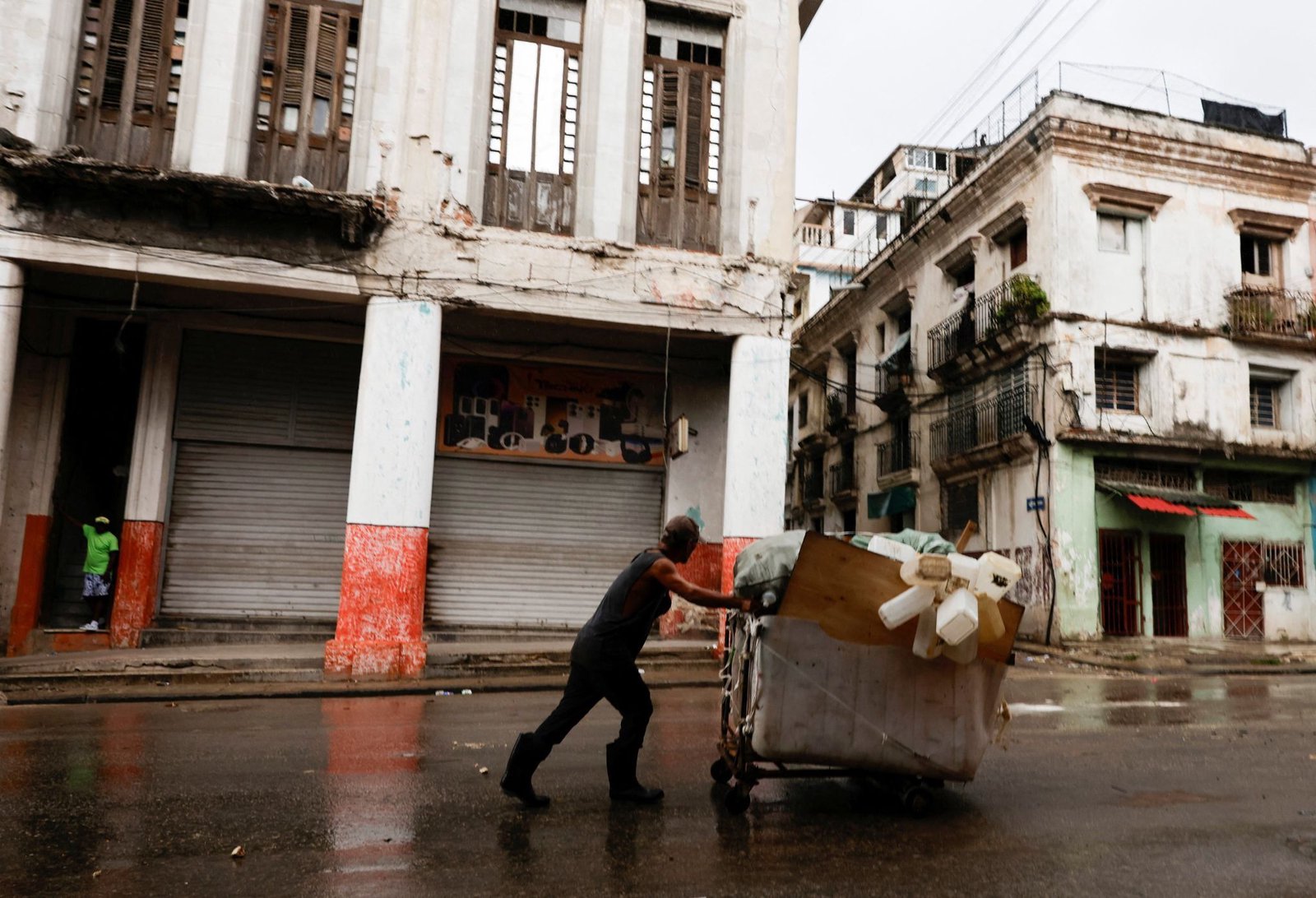 Cuba, pressured by US, set for privatization drive