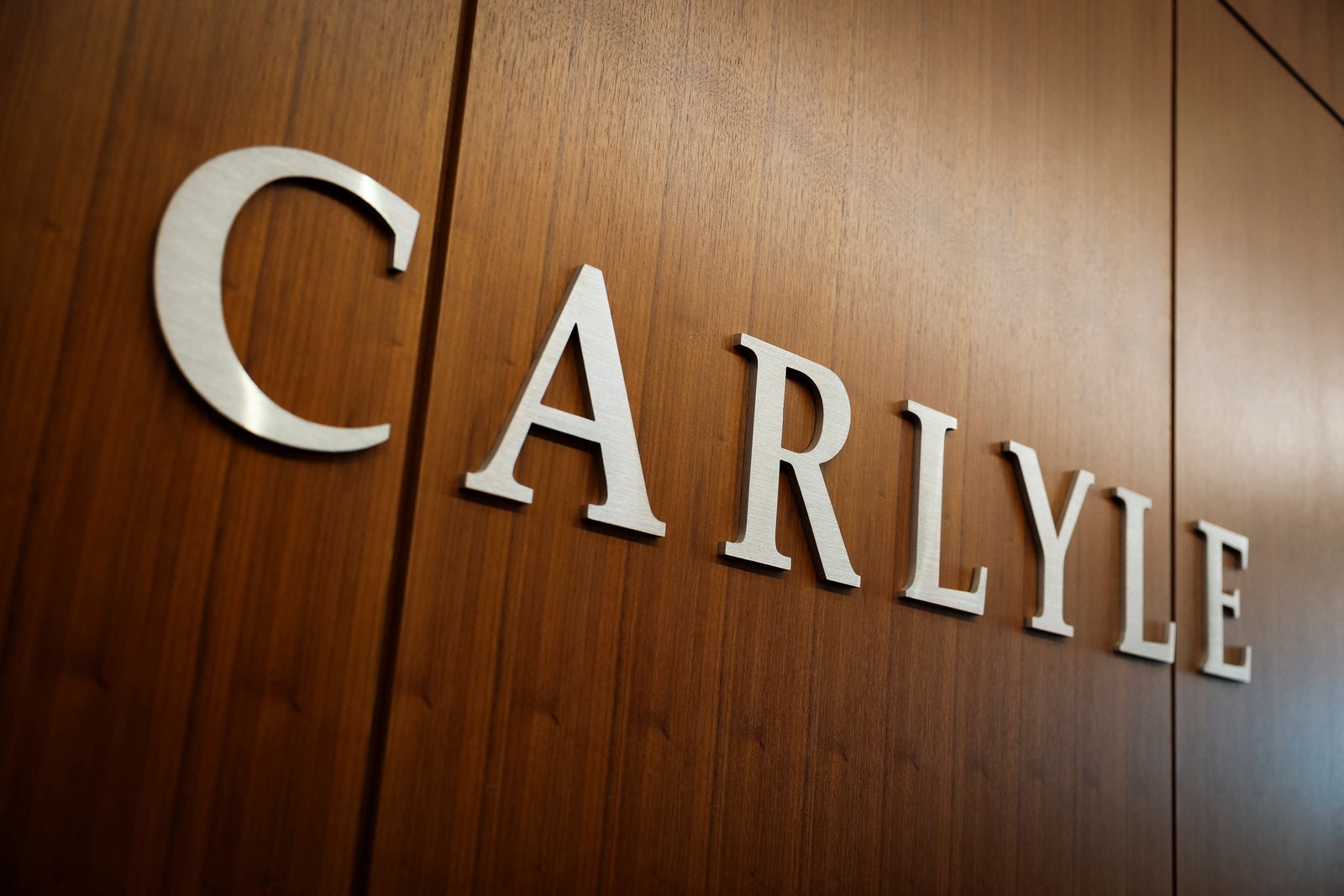 Carlyle strikes first deal in new defense push