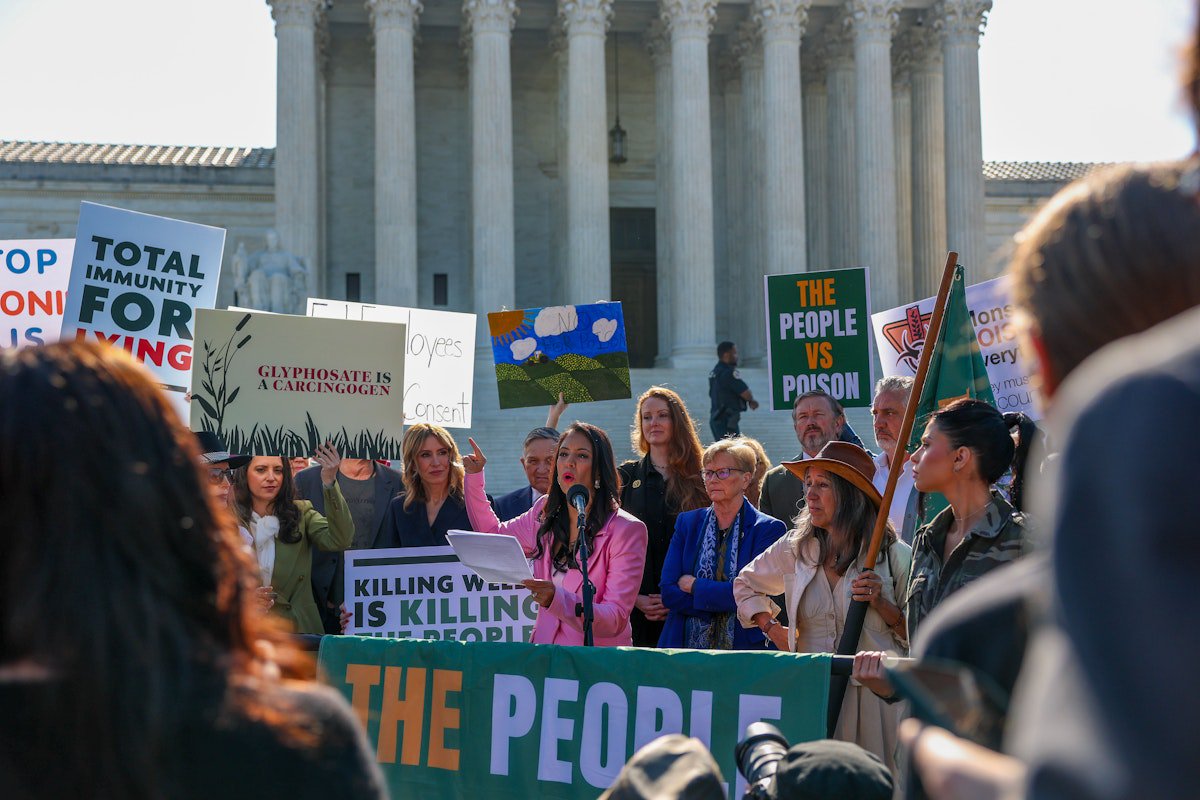 The Trump Administration Is All In for Glyphosate, MAHA Be Damned