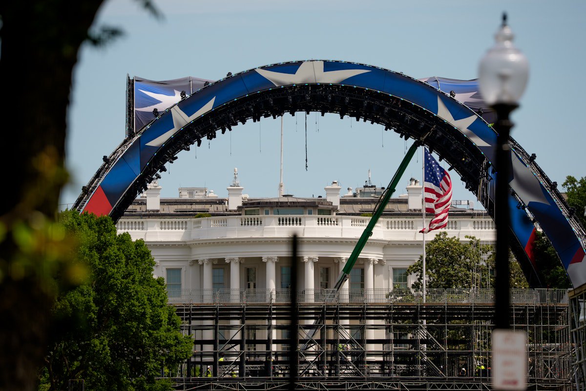 Trump Suggests “Never Ever” Taking Down White House UFC Ring