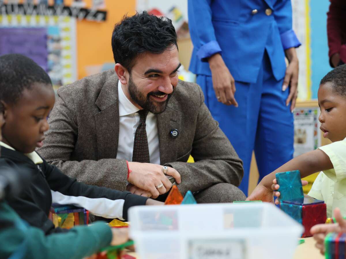 Mamdani Unveils AI Moratorium for Schools Through 8th Grade, Screen Time Limits