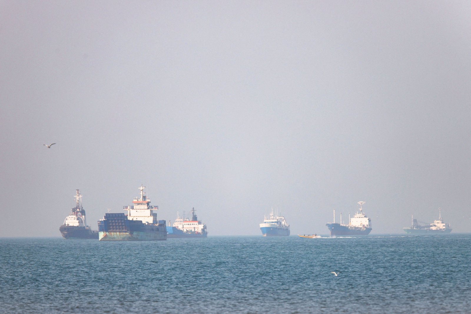 Oil drops on renewed hopes for US-Iran talks