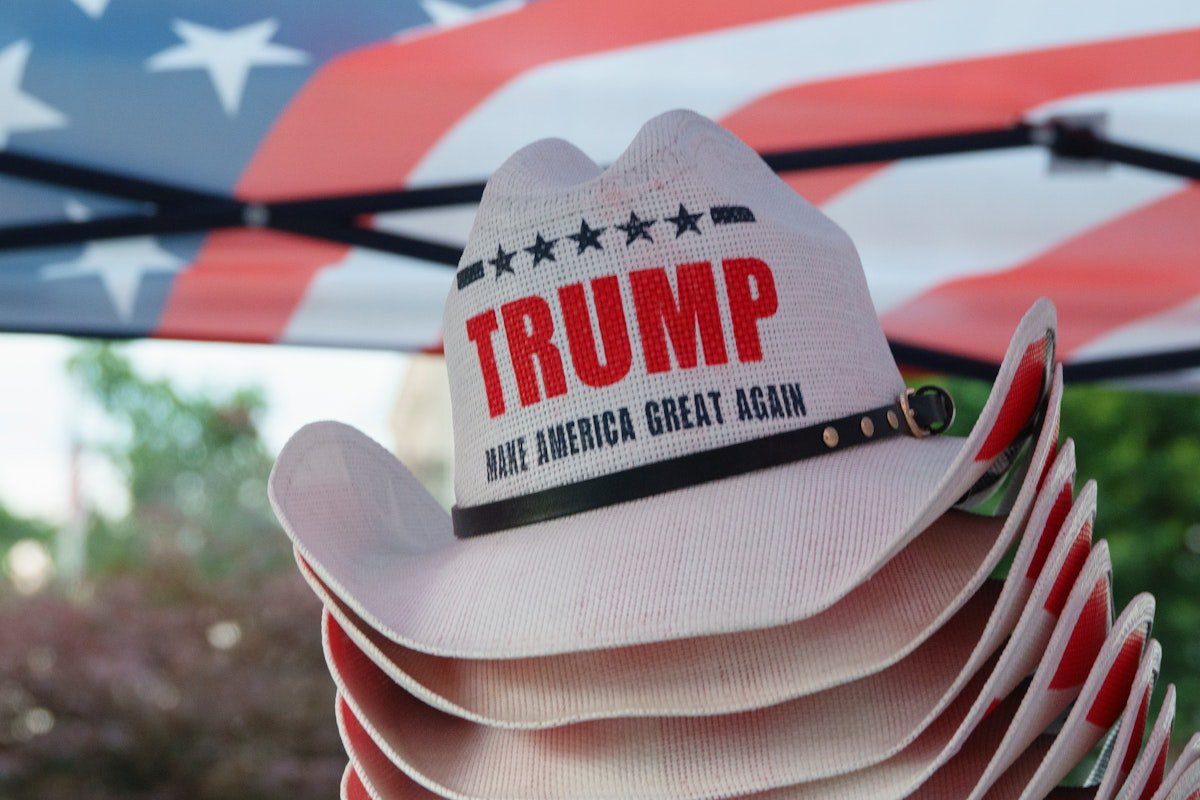 Trump Tries to Raise Money With Fake “Failed Application” Scam Email