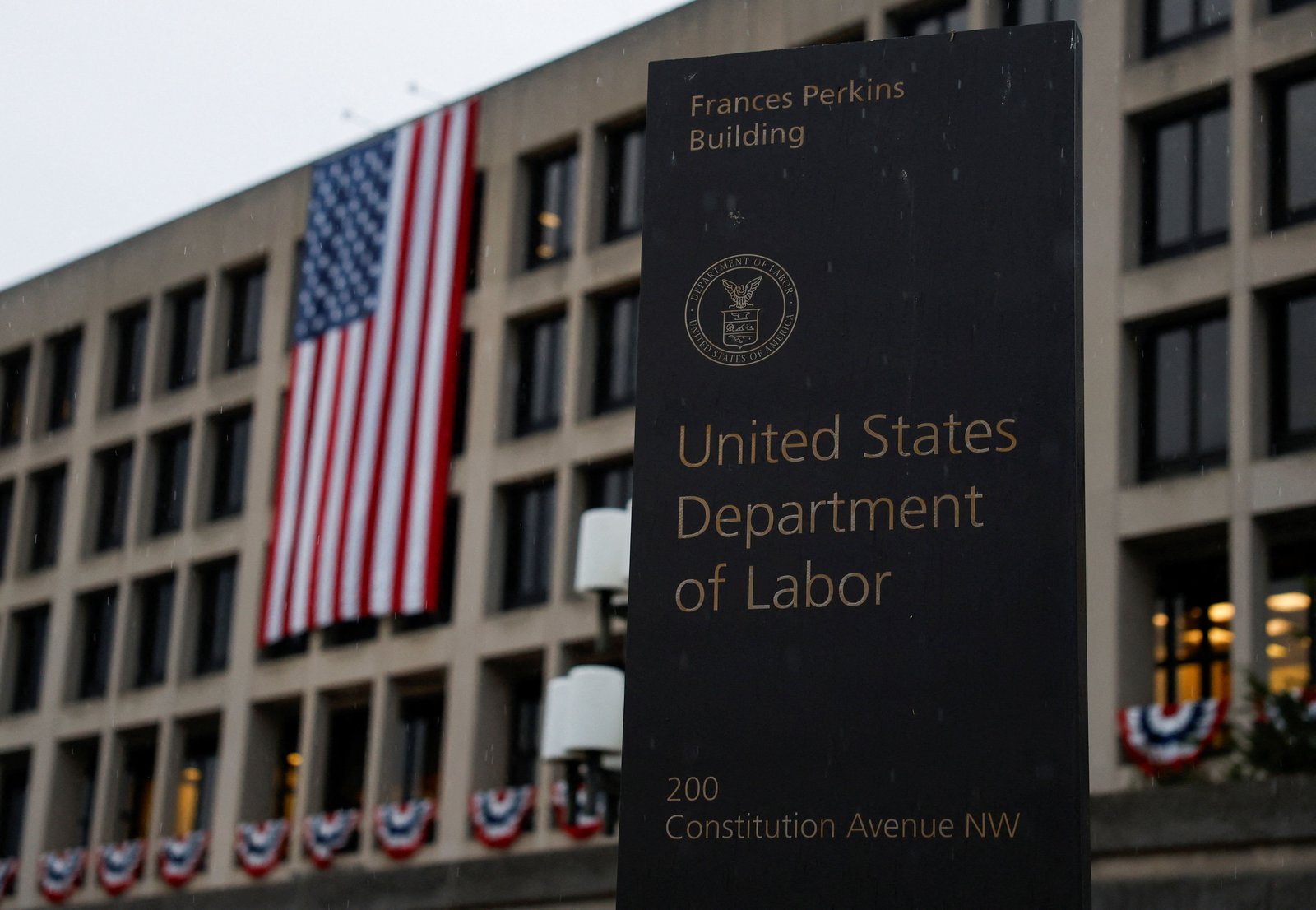Labor rule opens door to private-market, digital assets in retirement plans
