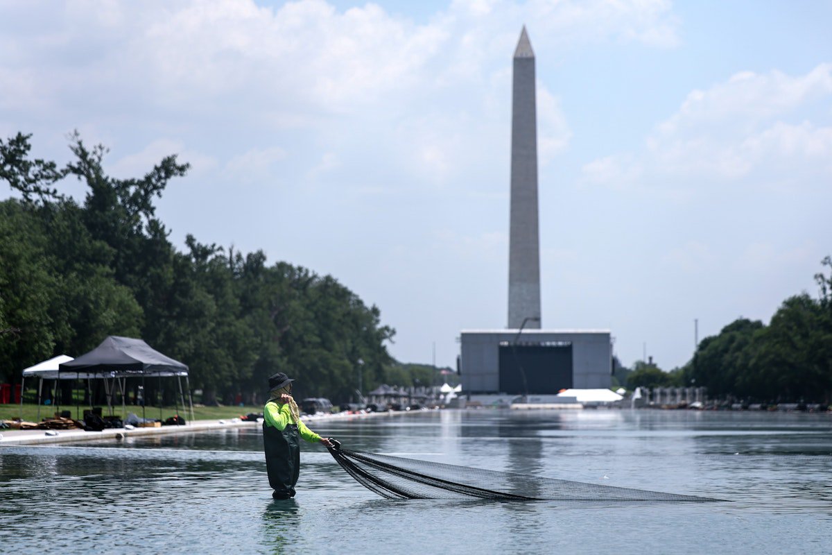 Trump Sec. Insists Reflecting Pool Is Fine as He Prepares to Drain It