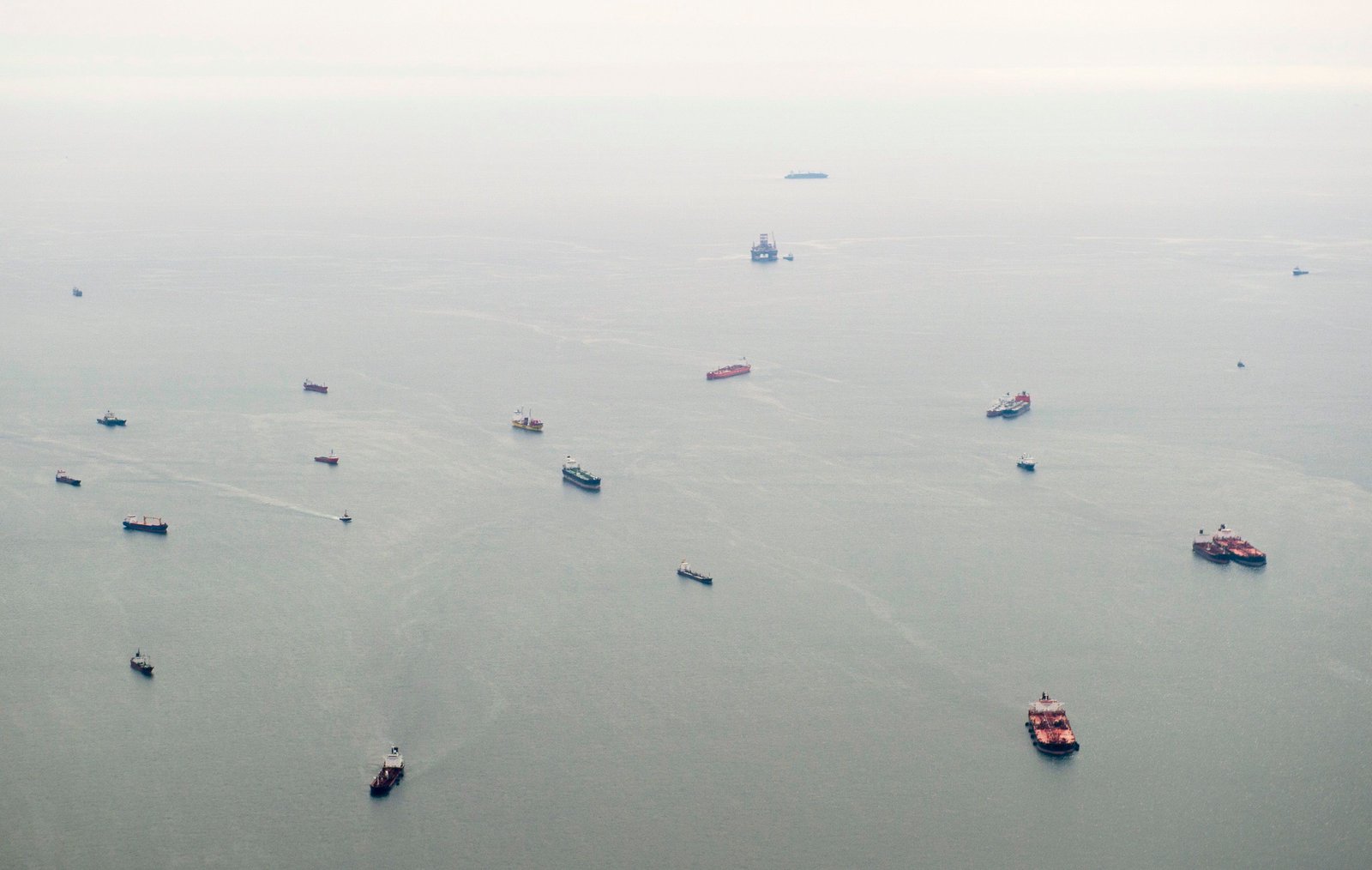 Chinese firms invest $900 million into new Angolan port