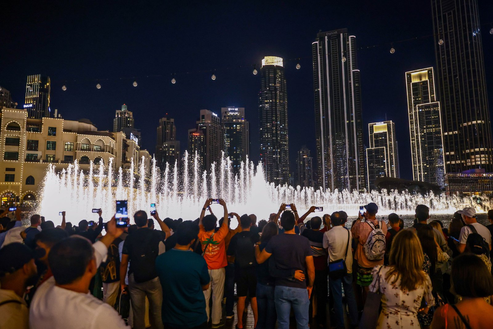 Gulf tourism limps back from war