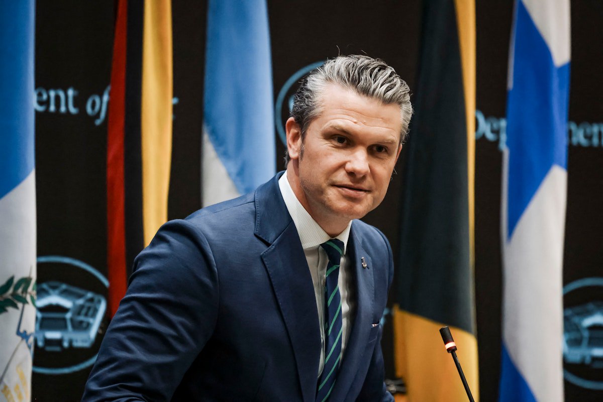 Pentagon Hires DOGE Stooge to Run AI Efforts Amid Iran War