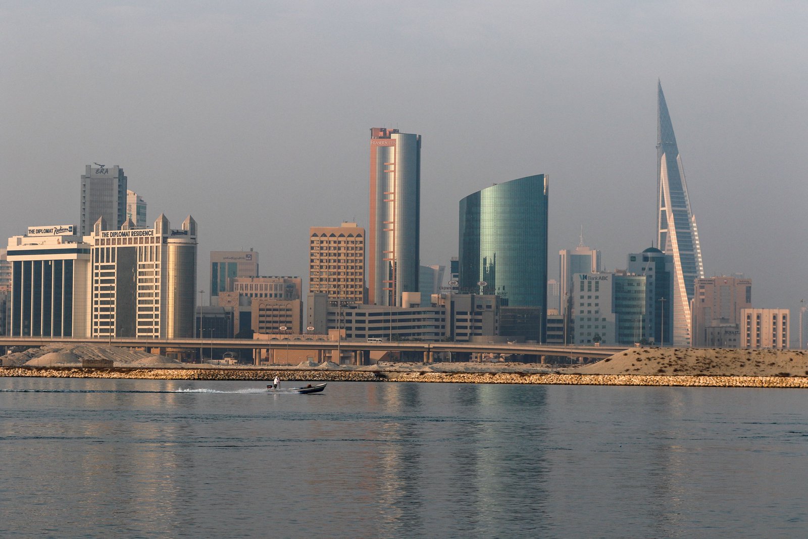 IMF warns Bahrain over mounting debt