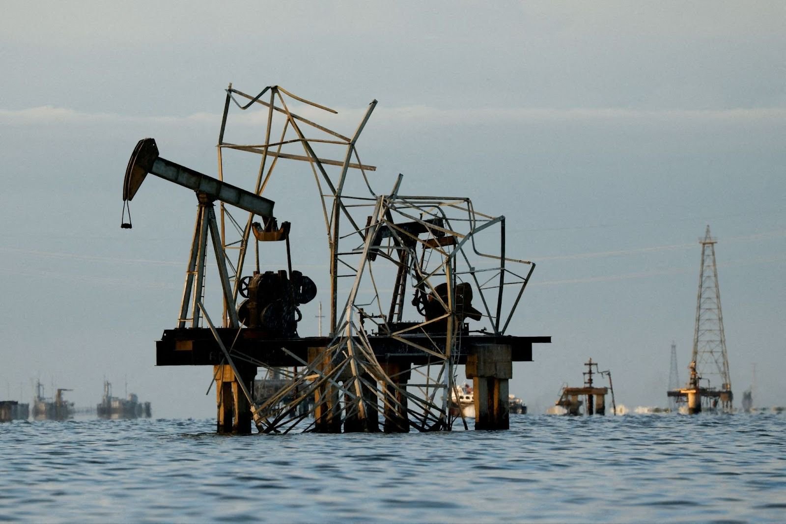 US seeks to boost Venezuela oil outputs as energy prices soar