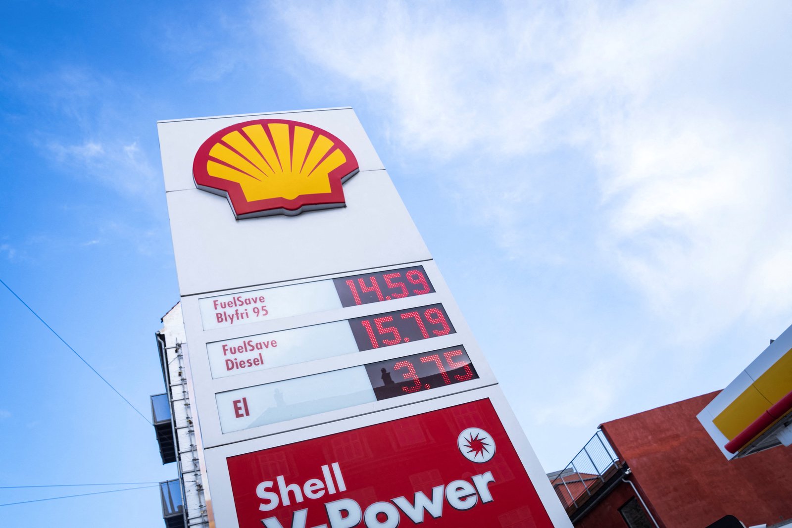 Oil majors, smaller energy firms stand to gain from the Iran war