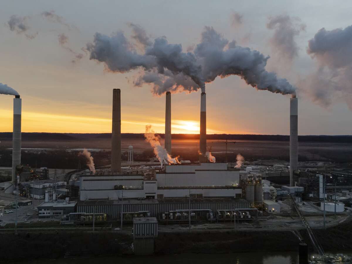 Poll: Two-Thirds of Voters Say Climate Crisis Is Causing Utility Bills to Go Up