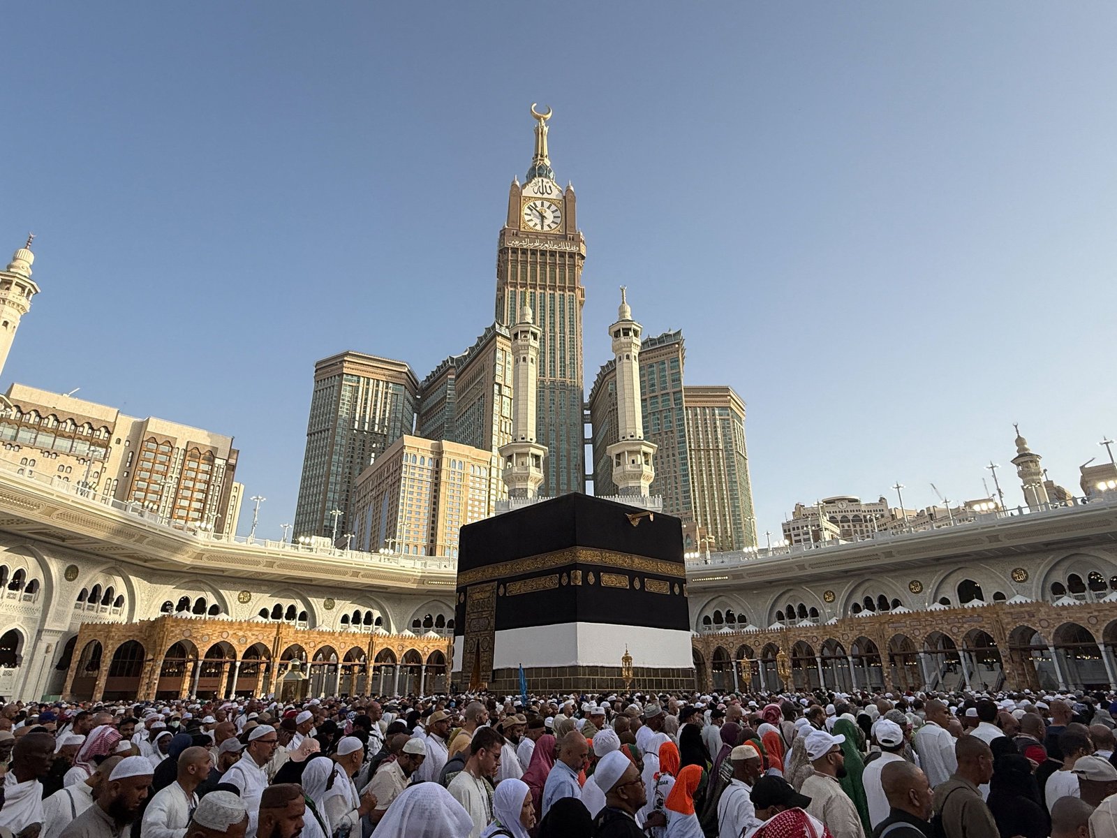 Saudi Arabia continues expansion of Mecca with new development contracts