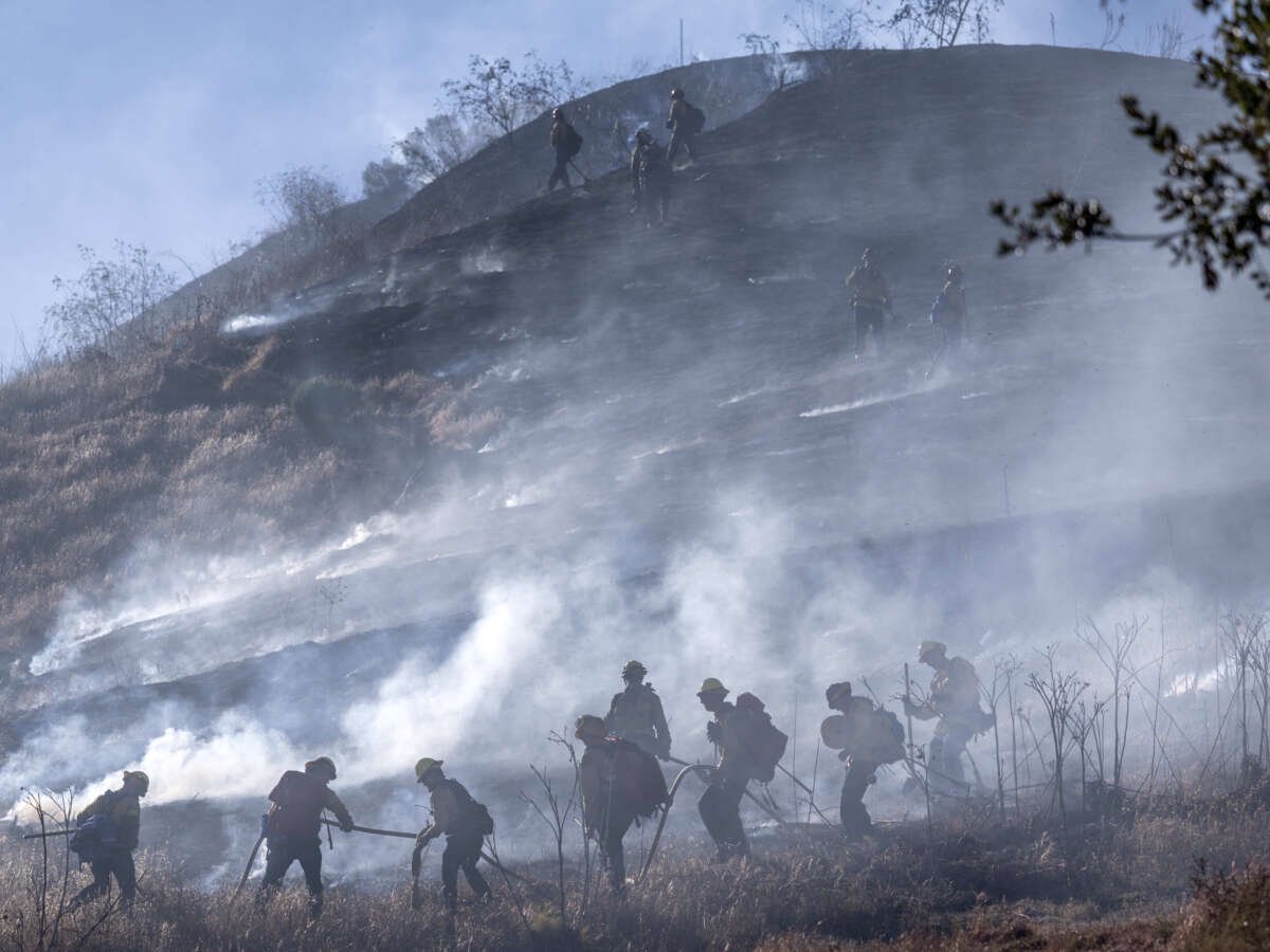 Wildfire Experts Worry Trump Admin Directives Are Putting Firefighters at Risk