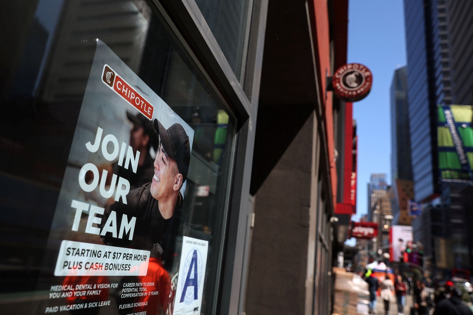 Young Americans pessimistic about job market, survey finds