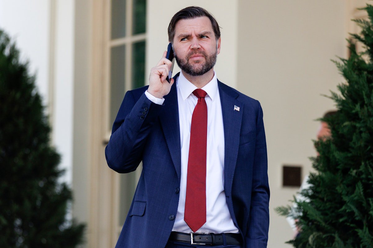Trump Is Ready to Throw JD Vance Under the Bus Over Iran