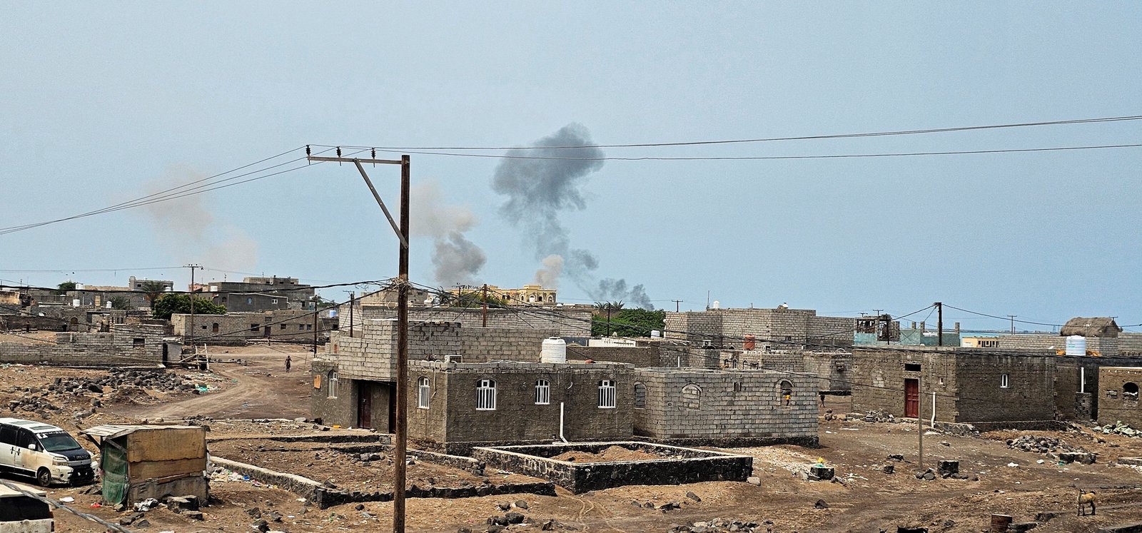 Houthis kill 6 in attack on Red Sea cargo ship