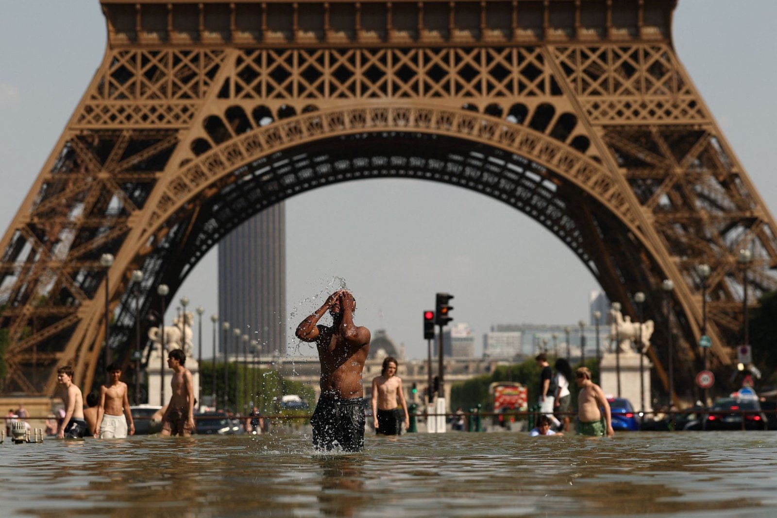 Chinese AC makers profit on Europe's heatwaves