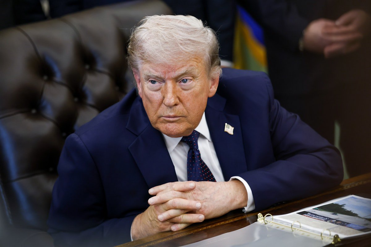 Democrats Urge USPS to Defy Trump Order on Mail-in Voting
