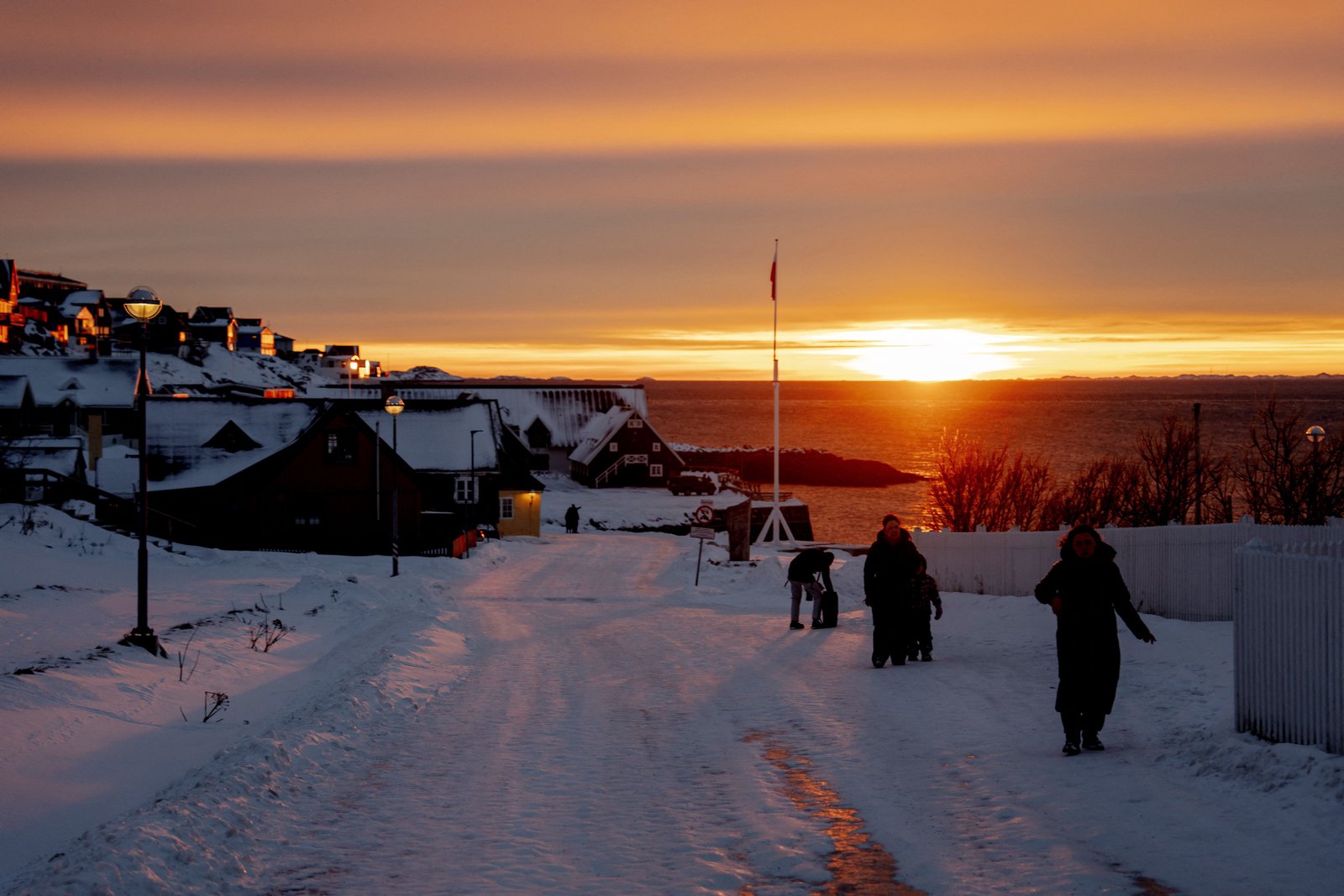 Europe voices cautious relief on Trump's Greenland climbdown