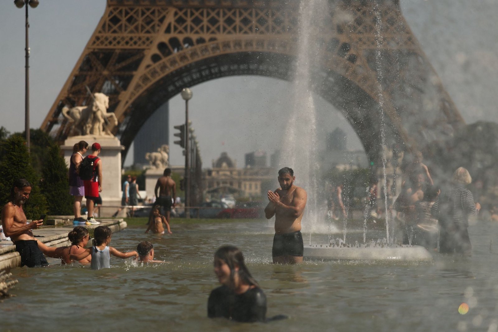 France and UK swelter in record-breaking heat