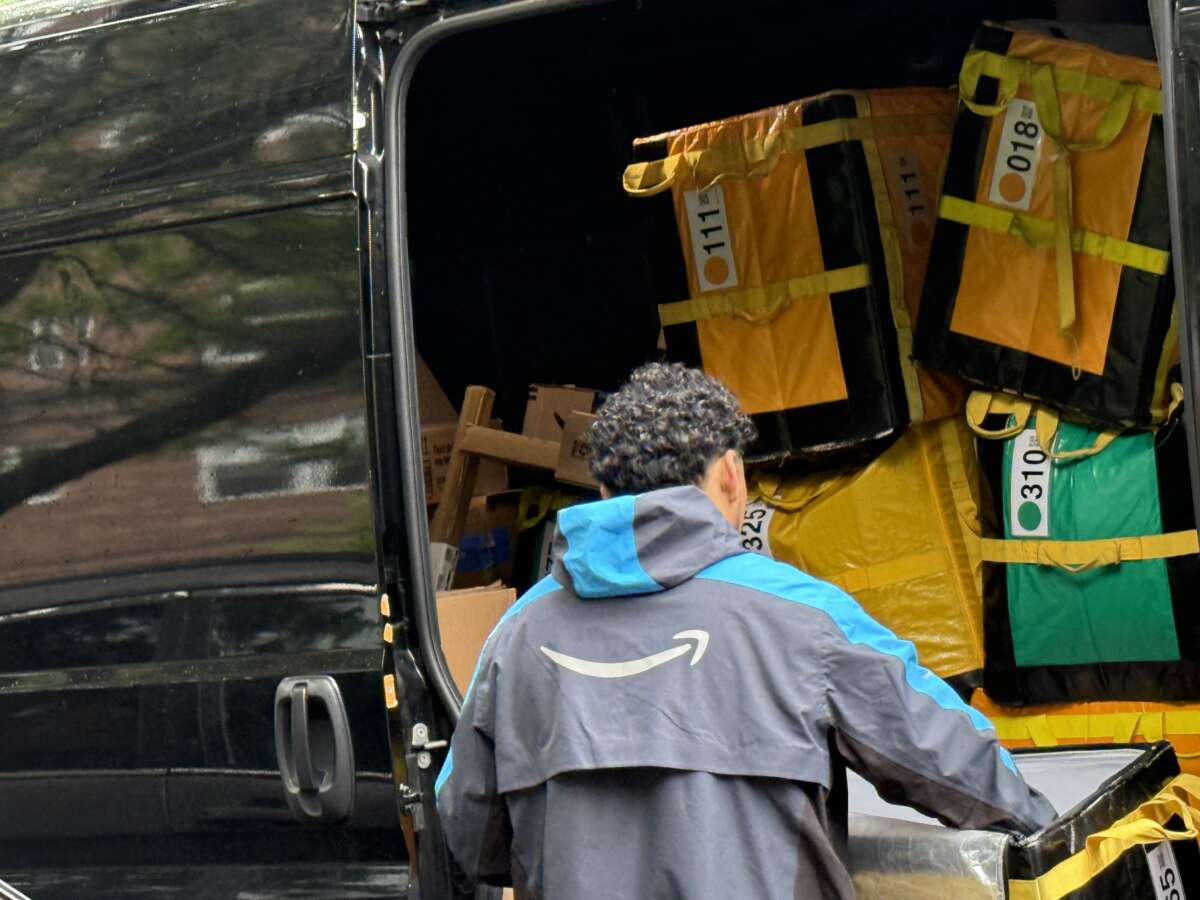 NY Amazon Driver Fired for Posting Pro-Union Content on Social Media