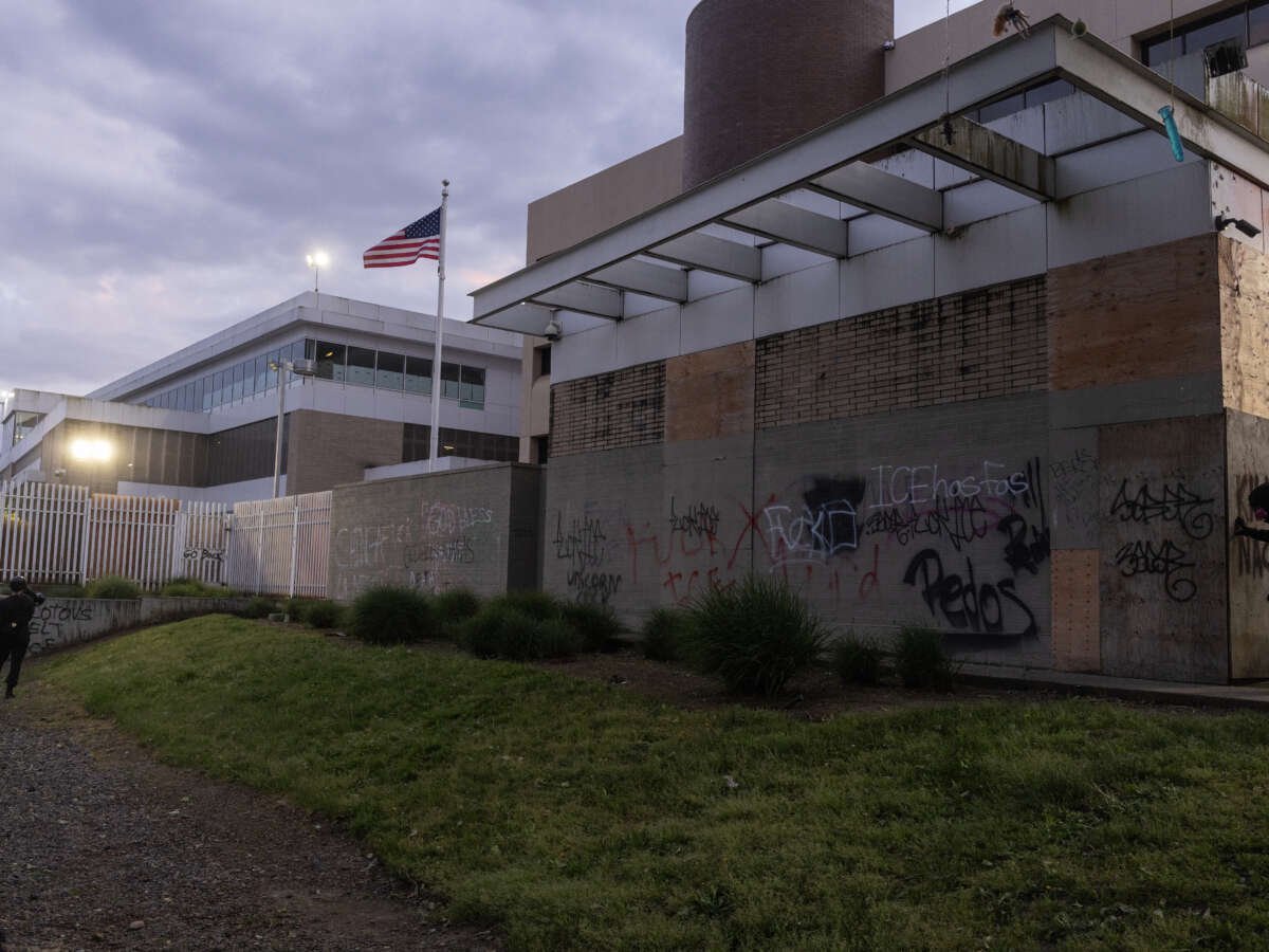 Immigrants Are Reportedly Being Held in ICE Jails Despite Agreeing to Leave US