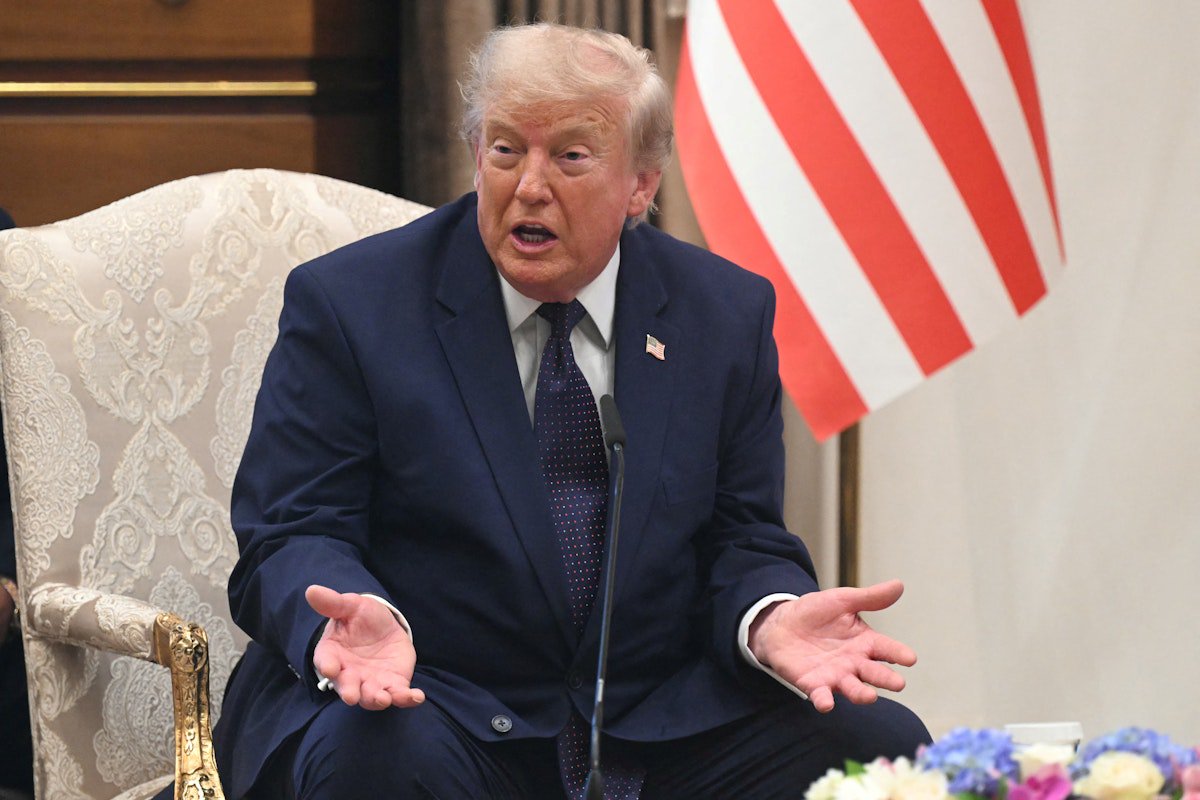 Trump Kicks Off NATO Meeting With Wild Threat to Seize Greenland