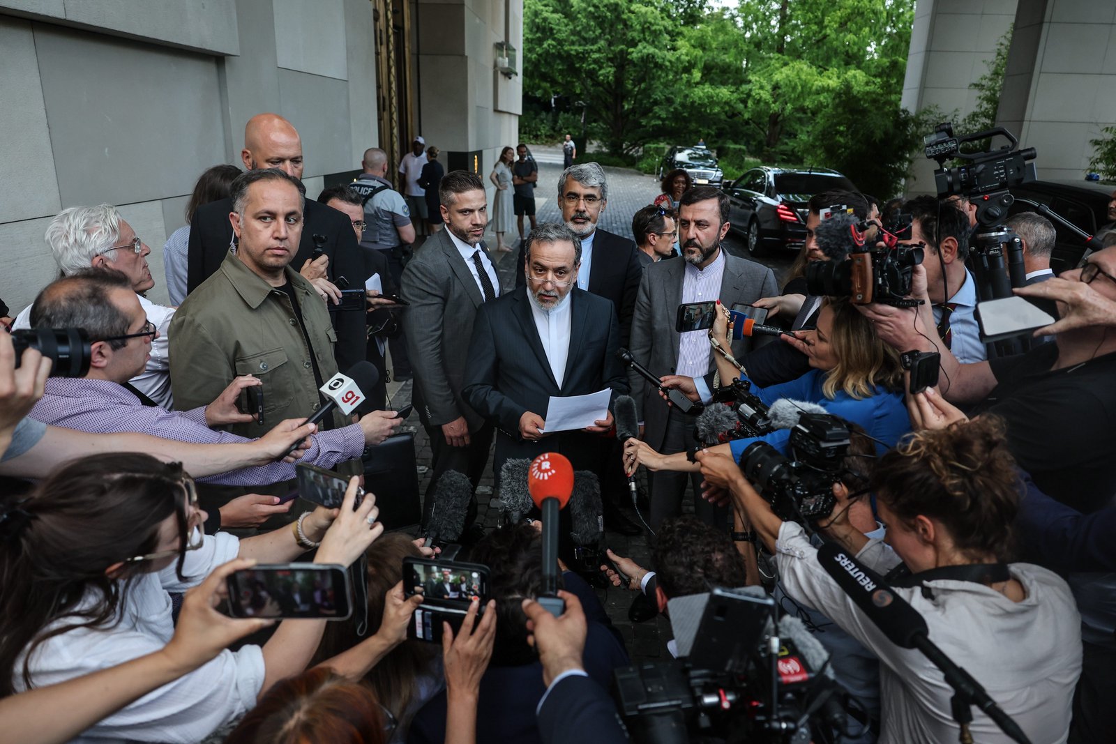 Iranian Officials to Drop Site: Tehran is Showing “Unbelievable Level of Flexibility" in Talks to Prevent U.S. War