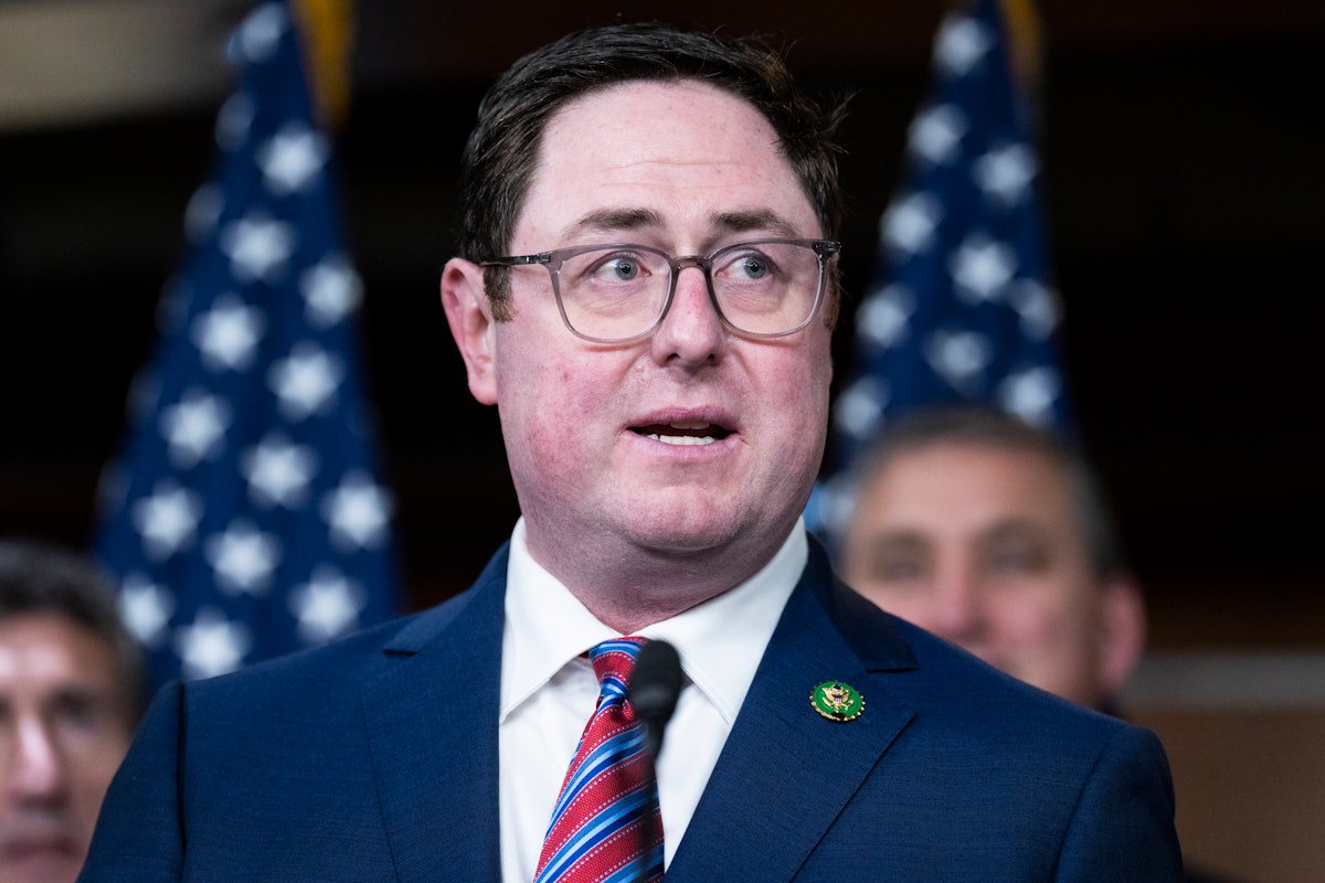 “Slush Fund for Crooks”: Republican Town Hall Erupts in Boos