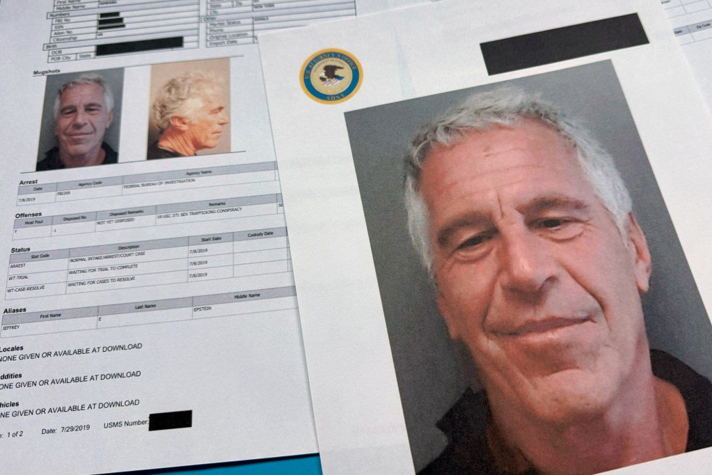 Sen. Wyden Report: Banks Systematically Ignored Jeffrey Epstein’s Crimes