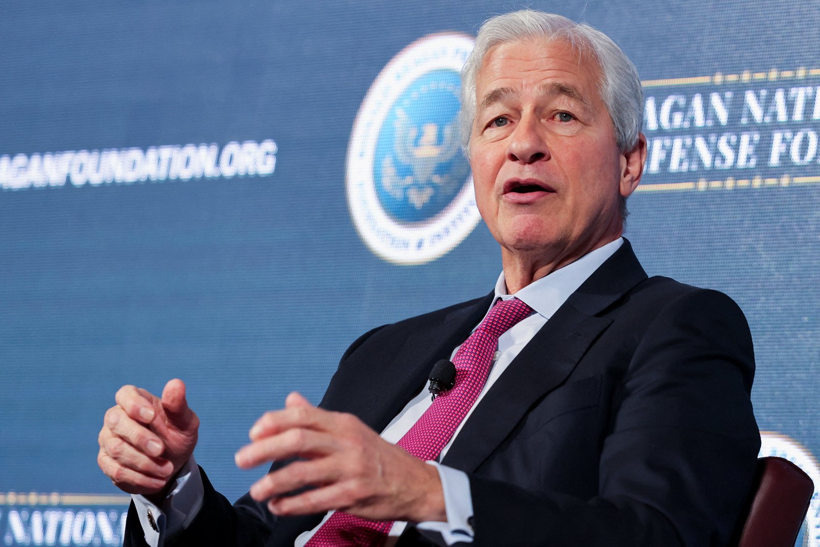 Don't read the Dimon succession tea leaves