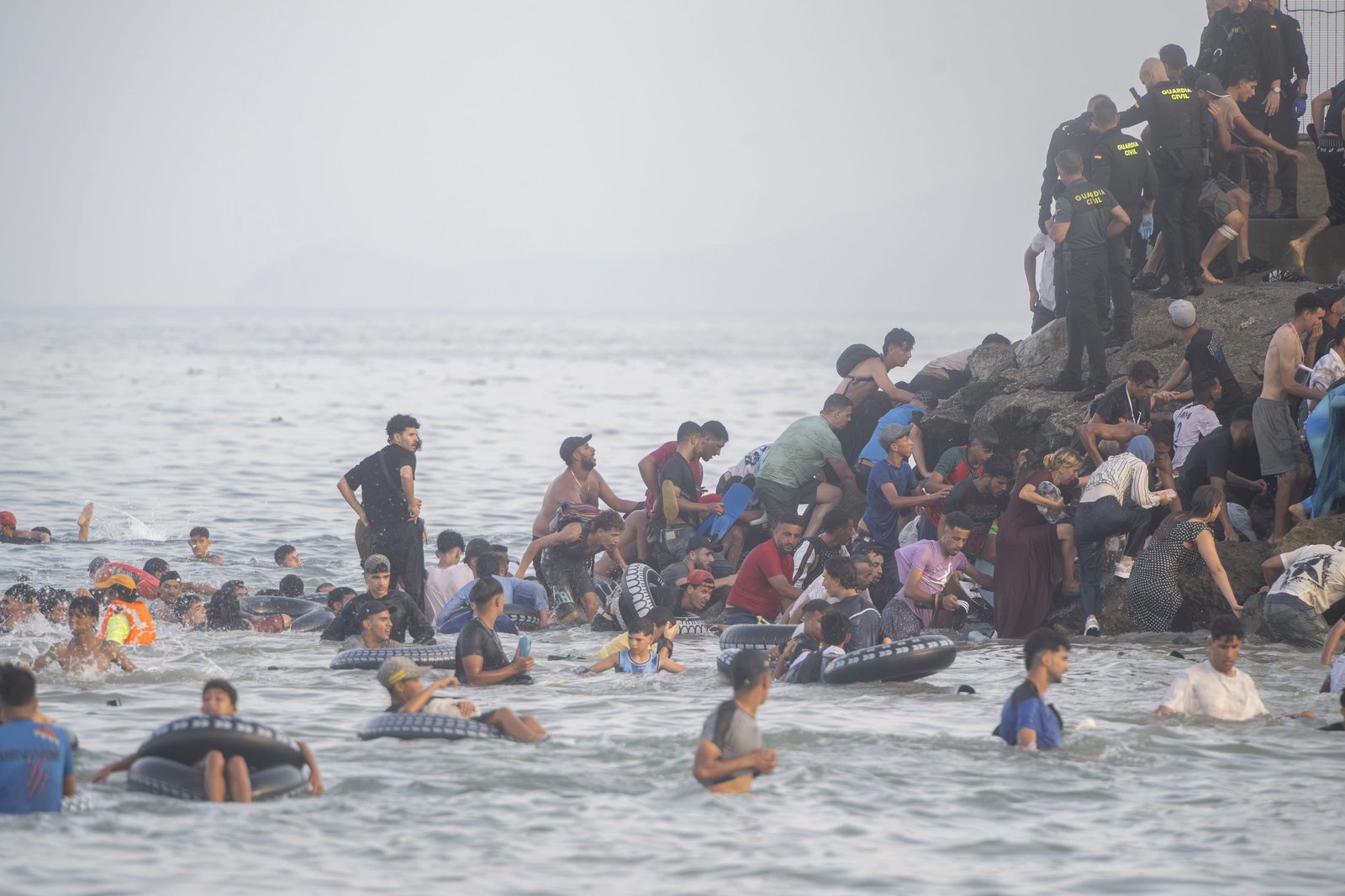 Gaza deal remains conditional on Israel; Earthquake-level explosions in Lebanon; 60,000 migrants cross from Morocco into Spanish territory