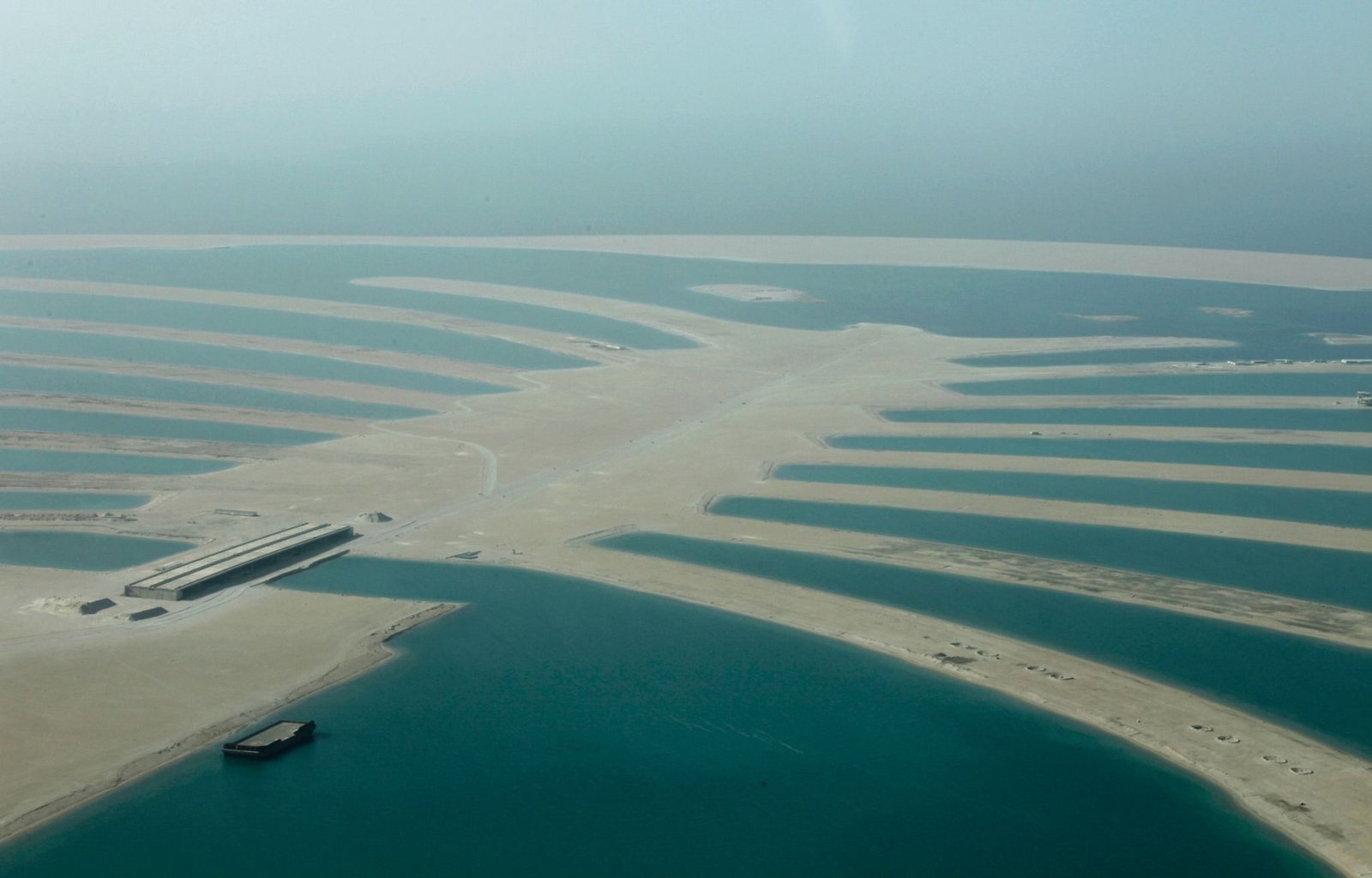 Dubai bets on more artificial coastline