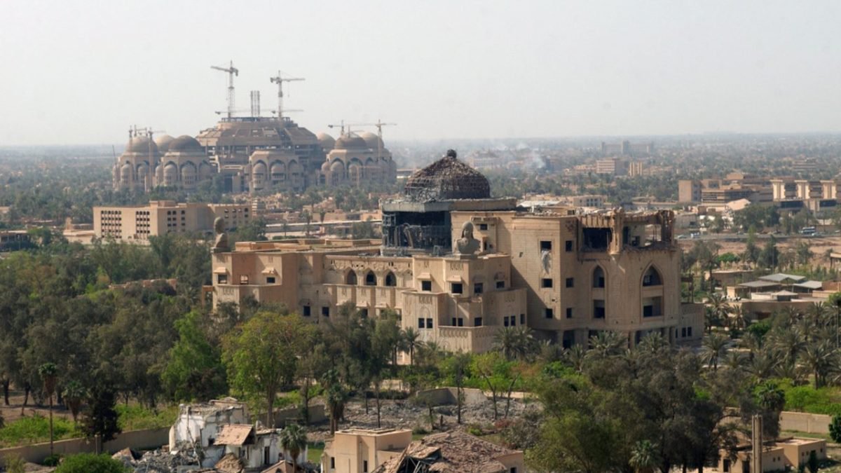 Iraqi Forces Storm Green Zone, Arrest Politicians For Corruption