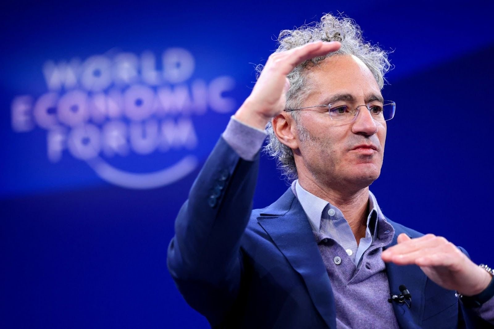 Pentagon reportedly adopts Palantir as main AI system
