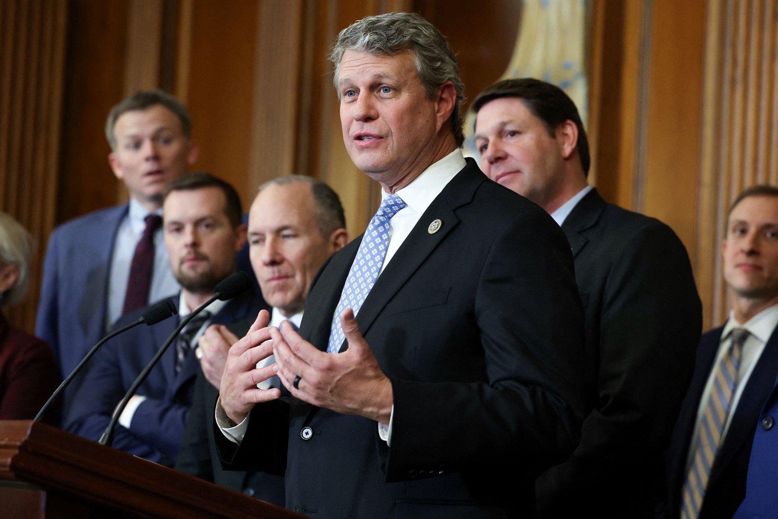 Candidates eye Huizenga’s House seat amid midterm mayhem