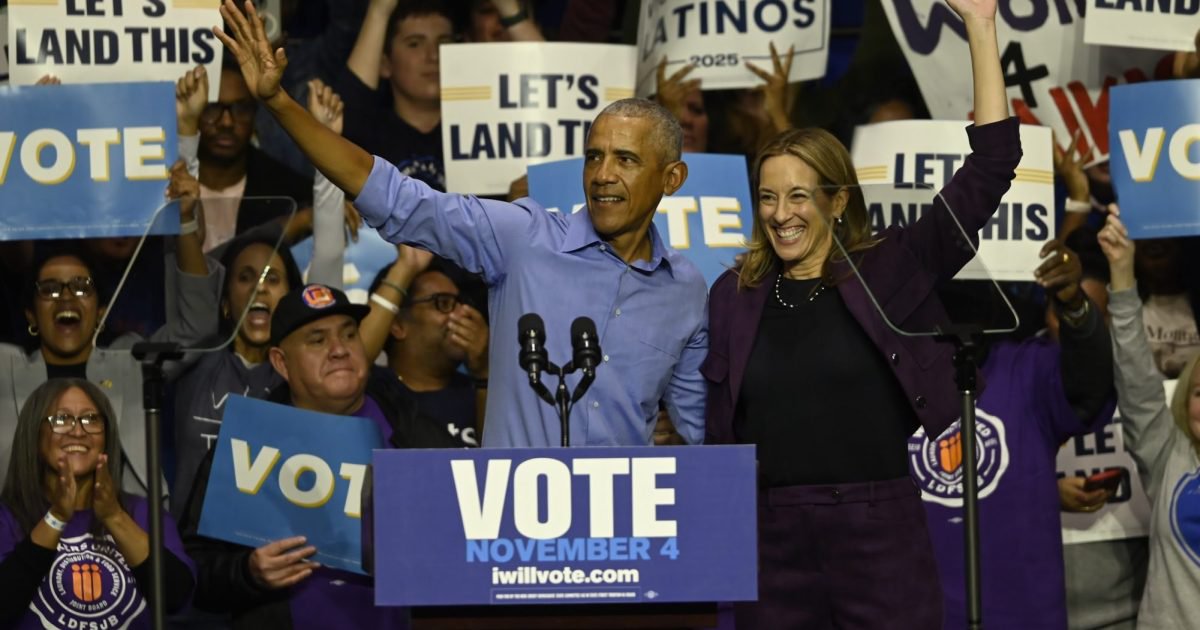 Obama’s Stumping for Democrats. Trump’s at Mar-a-Lago.
