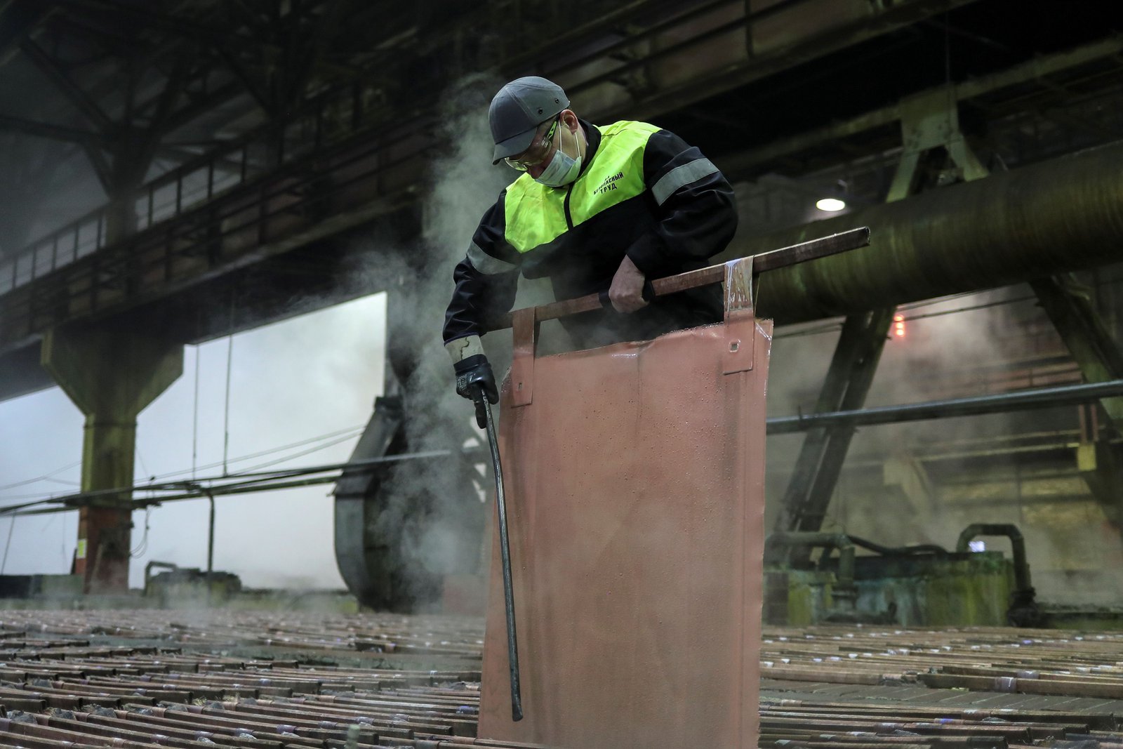 Copper price to hit record high amid shortage worries