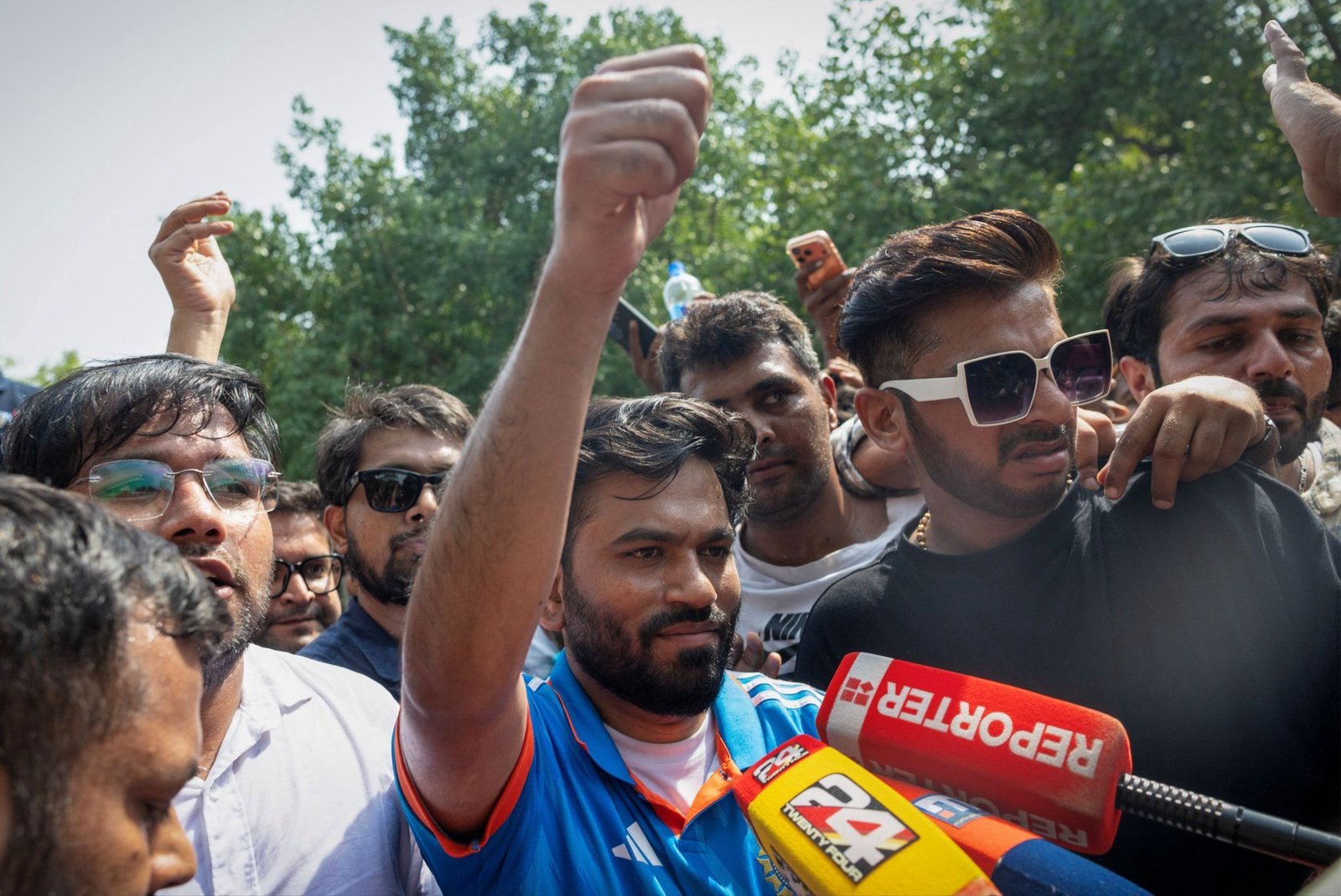 India ‘cockroach’ party attracts discontented youth