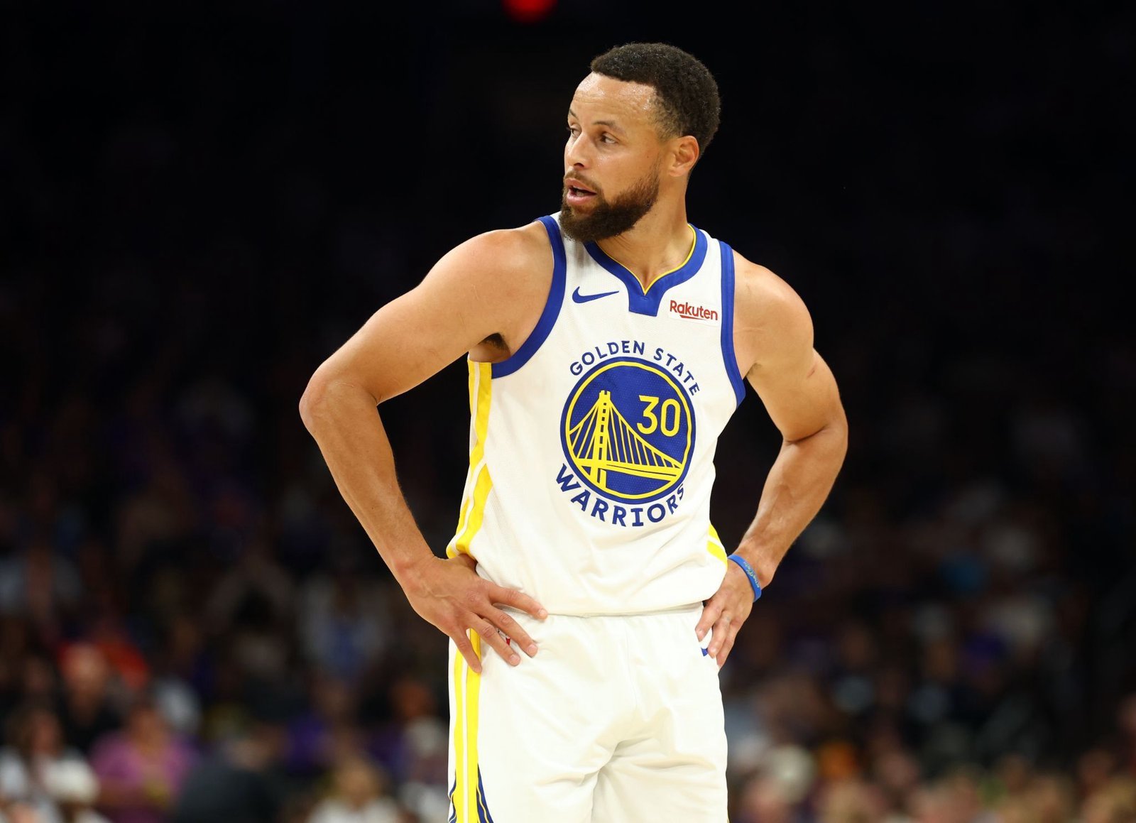 Stephen Curry signs deal with Chinese sportswear giant