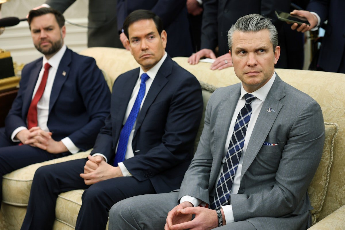 Trump’s Inner Circle Is Divided Over Iran War