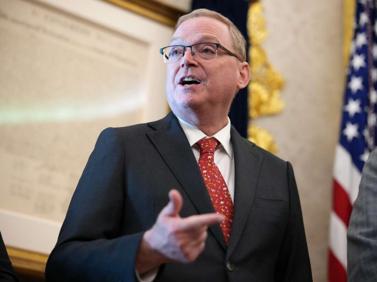 Trump Adviser Hassett Claims Americans Are “Optimistic” About State of Economy