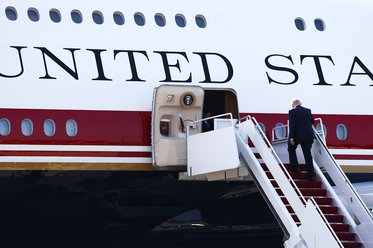 Trump Shows Off His Qatari Jet as He Dodges Key Question on Costs