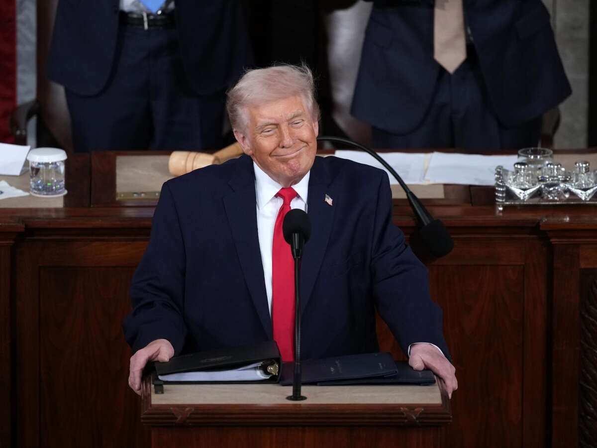 Congressional Stock Trading Ban Backed by Trump Is Full of Loopholes
