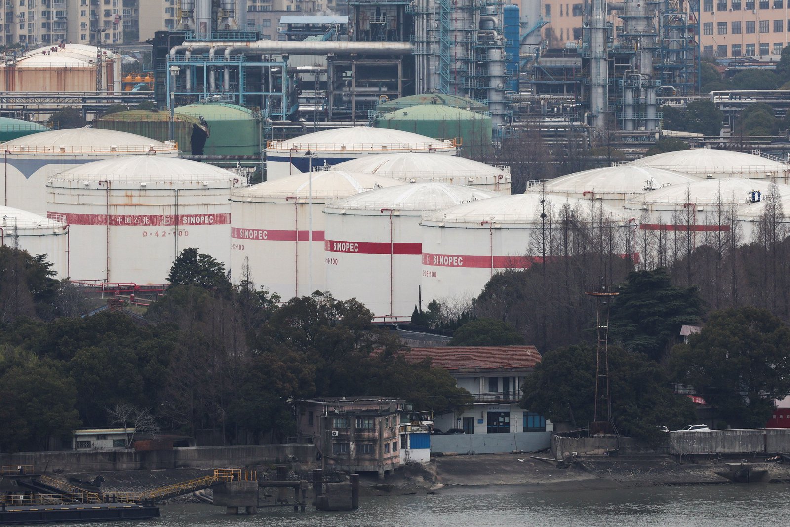 China racks up advantages from Iran energy crisis