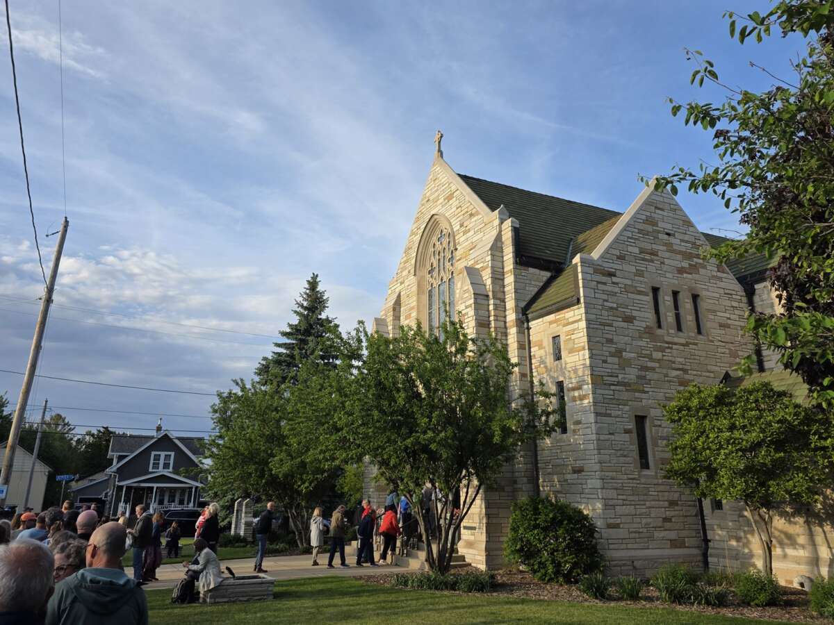 Hundreds Turn Out for Wisconsin High Schoolers’ Performance of Banned LGBTQ Song