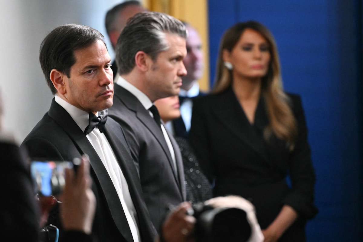 Trump Embarrasses His Own Officials as He Ditches Latest Iran Plan