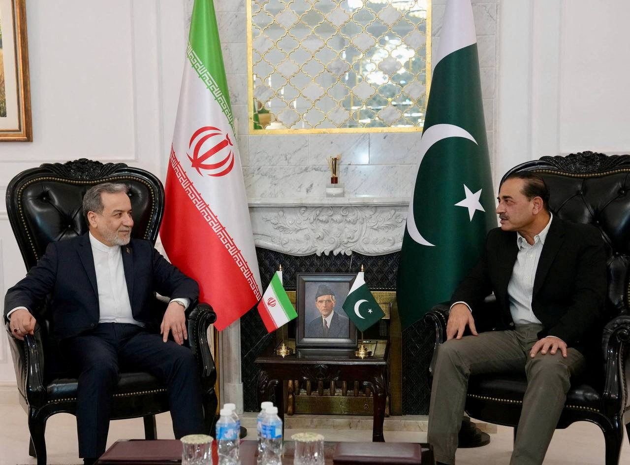 Pakistan walks tightrope between the Gulf and Iran