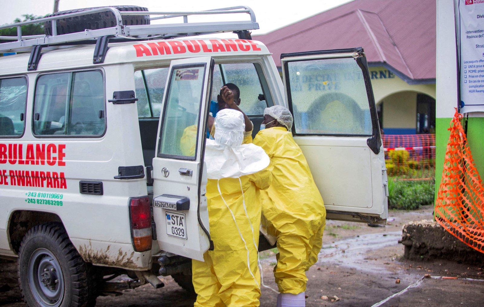 UK begins human trials of new Ebola vaccine